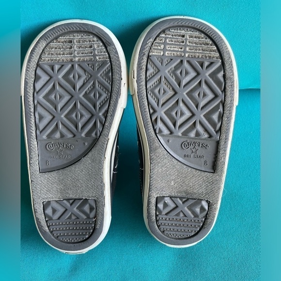 Toddler Converse One Star size 8 - Picture 6 of 7